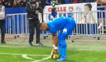 下半场隐身！鲍威尔14中6得到18分2篮板