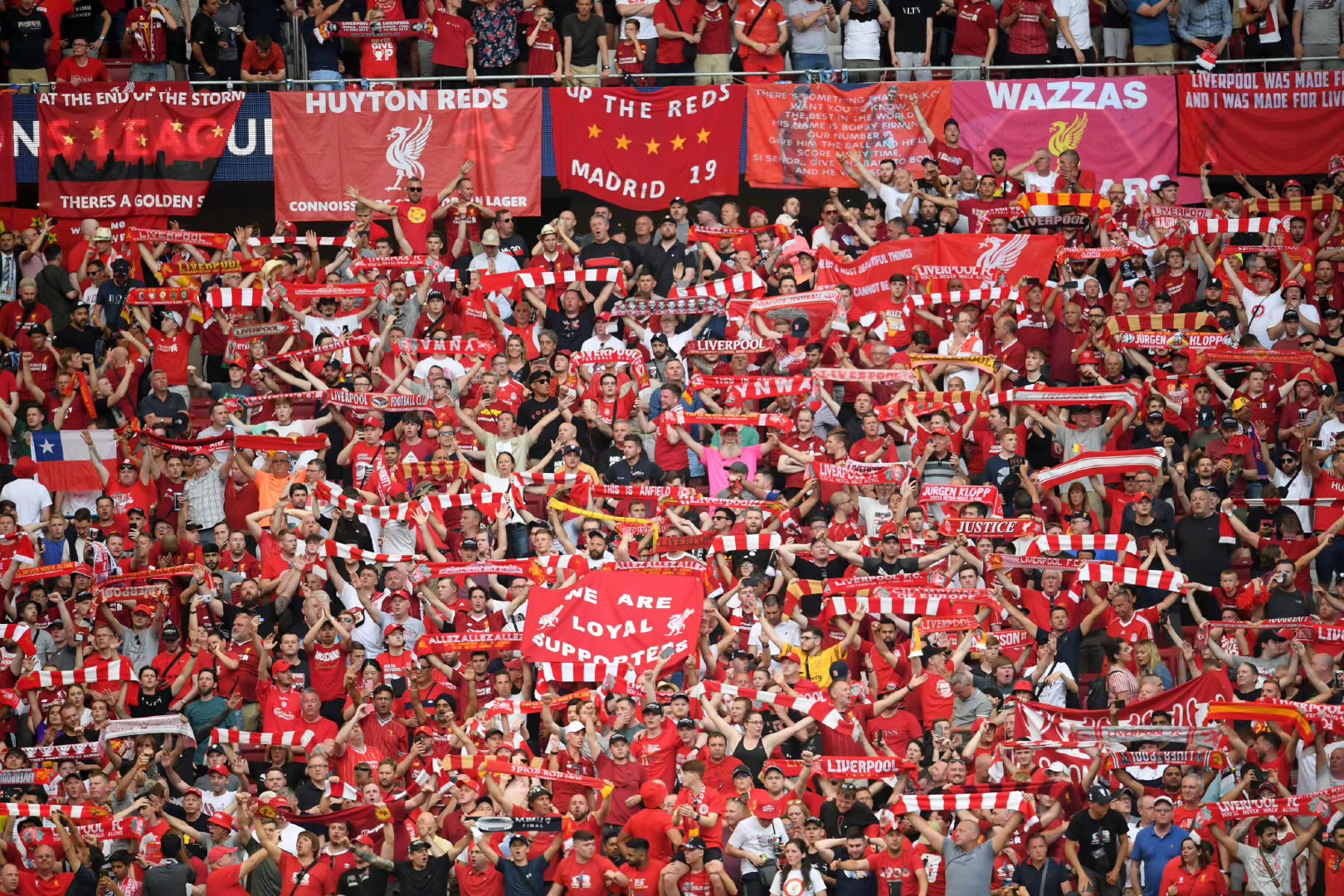 2板6助2抢，三分9中7 一己之力下起三分雨（2板6助2断，三分9投7中 一人掀起三分狂潮）