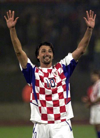 莱万+拉菲尼亚=欧洲最强双人组！合计狂轰46球（莱万携手拉菲尼亚，欧洲最强双星合计攻入46球）