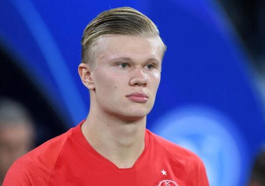 阿斯：塞维利亚冬窗想补强锋线，有意多特前锋法比奥-席尔瓦（阿斯：塞维利亚计划冬窗补强锋线，瞄准多特前锋法比奥-席尔瓦）