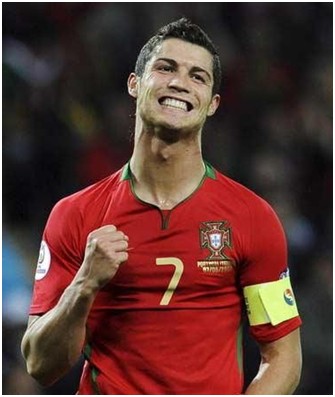 德转统计五大联赛最年长戴帽前10：莱万第8，C罗两度上榜（德转盘点五大联赛最年长上演帽子戏法TOP10：莱万第8，C罗两次上榜）