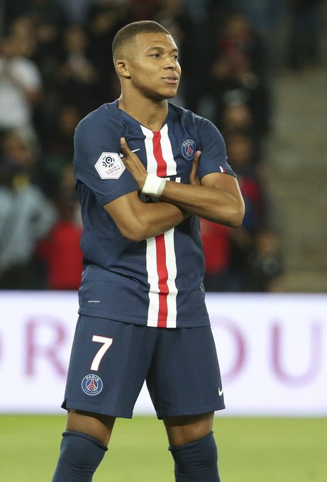 上赛季欧联杯8轮0胜后，尼斯本赛季欧联杯又遭遇开局4轮全败（继上季欧联8战不胜后，尼斯本季再遭欧联开局四连败）