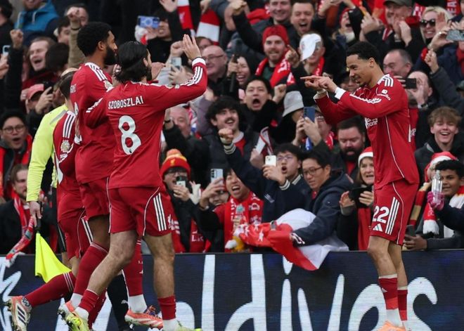 集锦：拉齐奥2-0卡利亚里（拉齐奥2比0力克卡利亚里：比赛集锦）