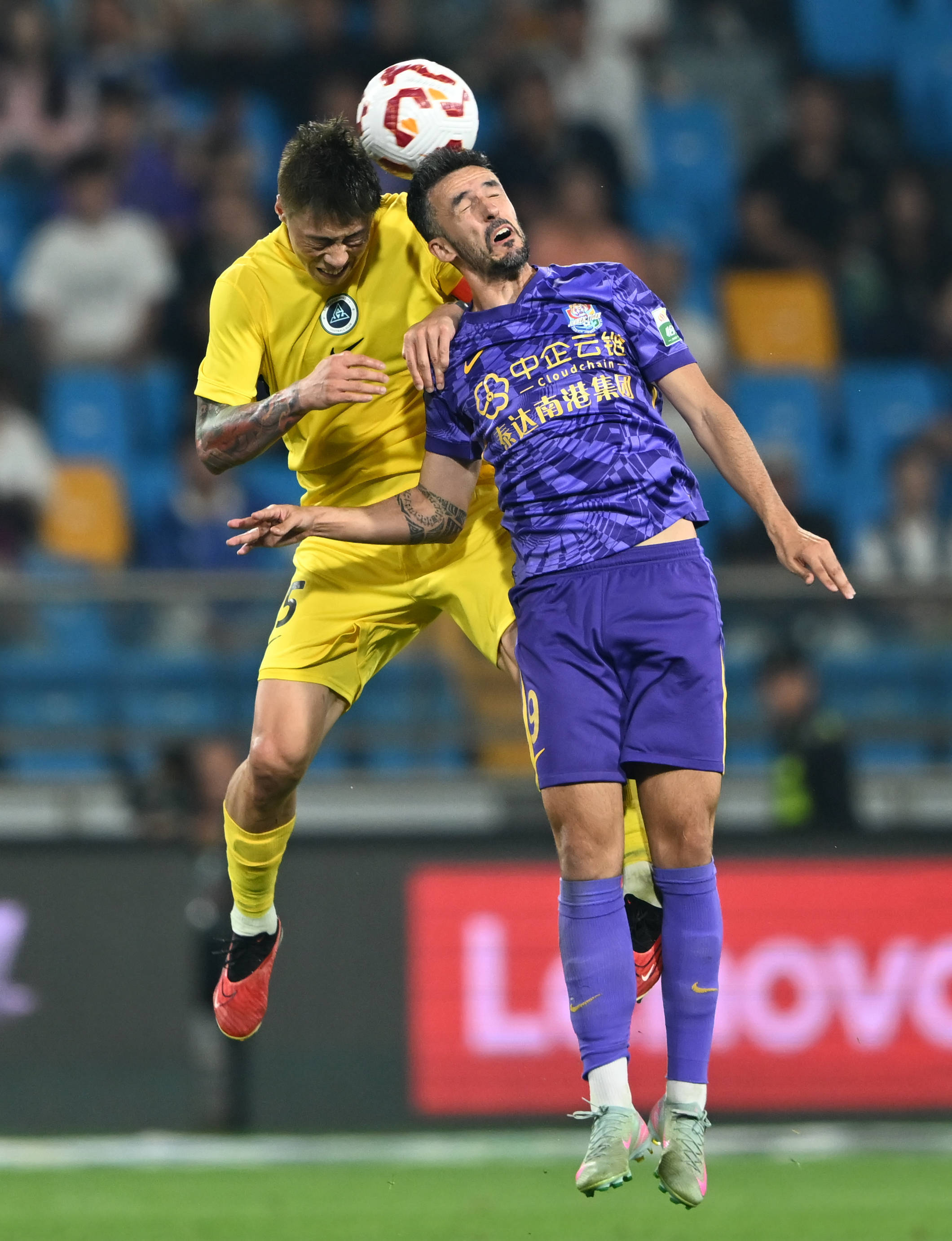 澳超半场：鲁弗推射建功，惠灵顿凤凰暂1-0阿德莱德联（澳超半场战报：鲁弗低射破门，惠灵顿凤凰暂以1-0领先阿德莱德联）