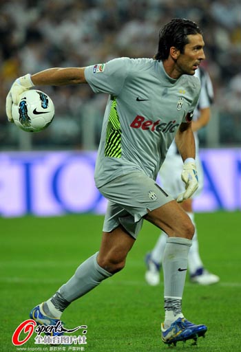 杯赛八强出炉！广厦山西大概率四强会面，上海广东首轮对决成焦点（杯赛八强揭晓：广厦与山西有望会师四强，上海对阵广东成首轮焦点）