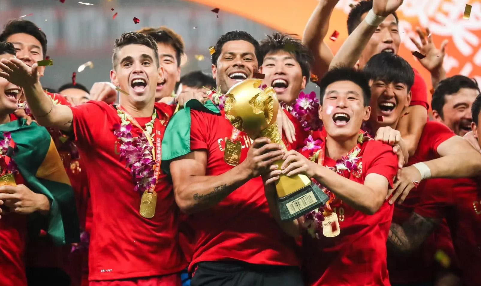 英格兰连续10场正式比赛赢球且零封，追平西班牙纪录（英格兰豪取正式赛10连胜并零封对手，追平西班牙纪录）