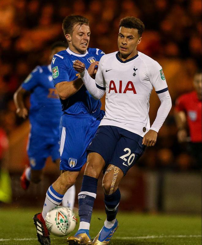 踢球者：拜仁小将阿萨雷外租富勒姆机会寥寥，可能不会被买断（踢球者：拜仁新星阿萨雷在富勒姆出场有限，买断前景不乐观）