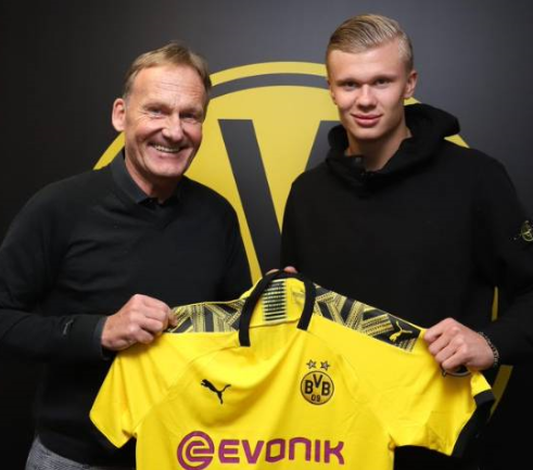 海内外近1500名气排球参赛者汇聚福建长泰切磋球技（近1500名海内外气排球选手齐聚福建长泰同台竞技）