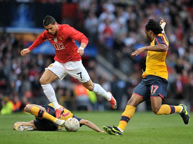 球星被拍到训练加练远射，努力程度获认可（球星被曝训练场加练远射，拼劲获外界称赞）