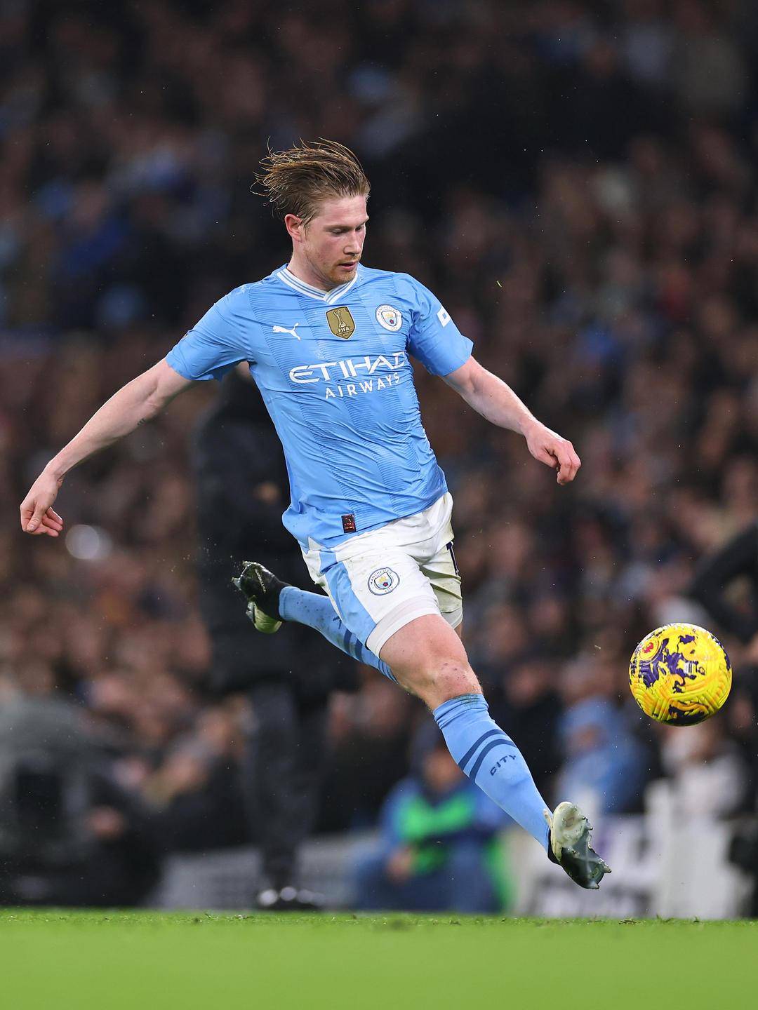 足球报：张外龙这几年一直关注铜梁龙，冲超后他独坐良久（足球报：张外龙多年关注铜梁龙，升入中超后他独自坐了很久）